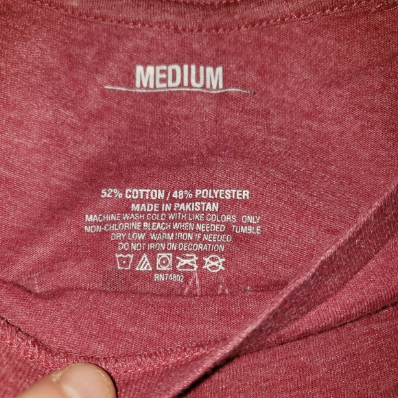 University of Alabama T shirt Size Medium with cute back logo - Picture 6 of 6